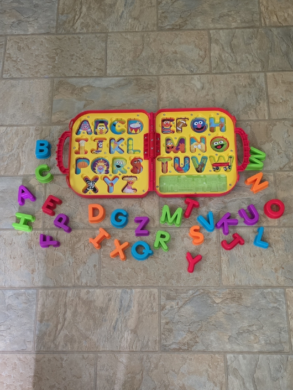 Sesame Street Red Elmo On The Go Letters - Kids Alphabet Puzzle And Carry Case